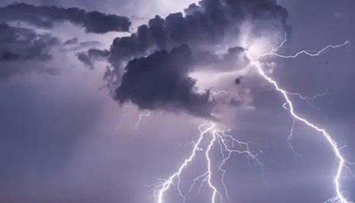 雷電是如何產生的